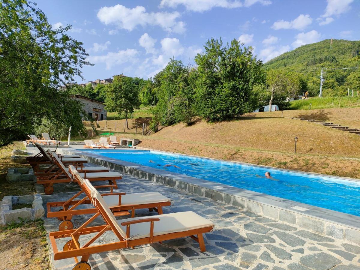 Agriturismo Borgo Biaia Camporgiano Exterior photo