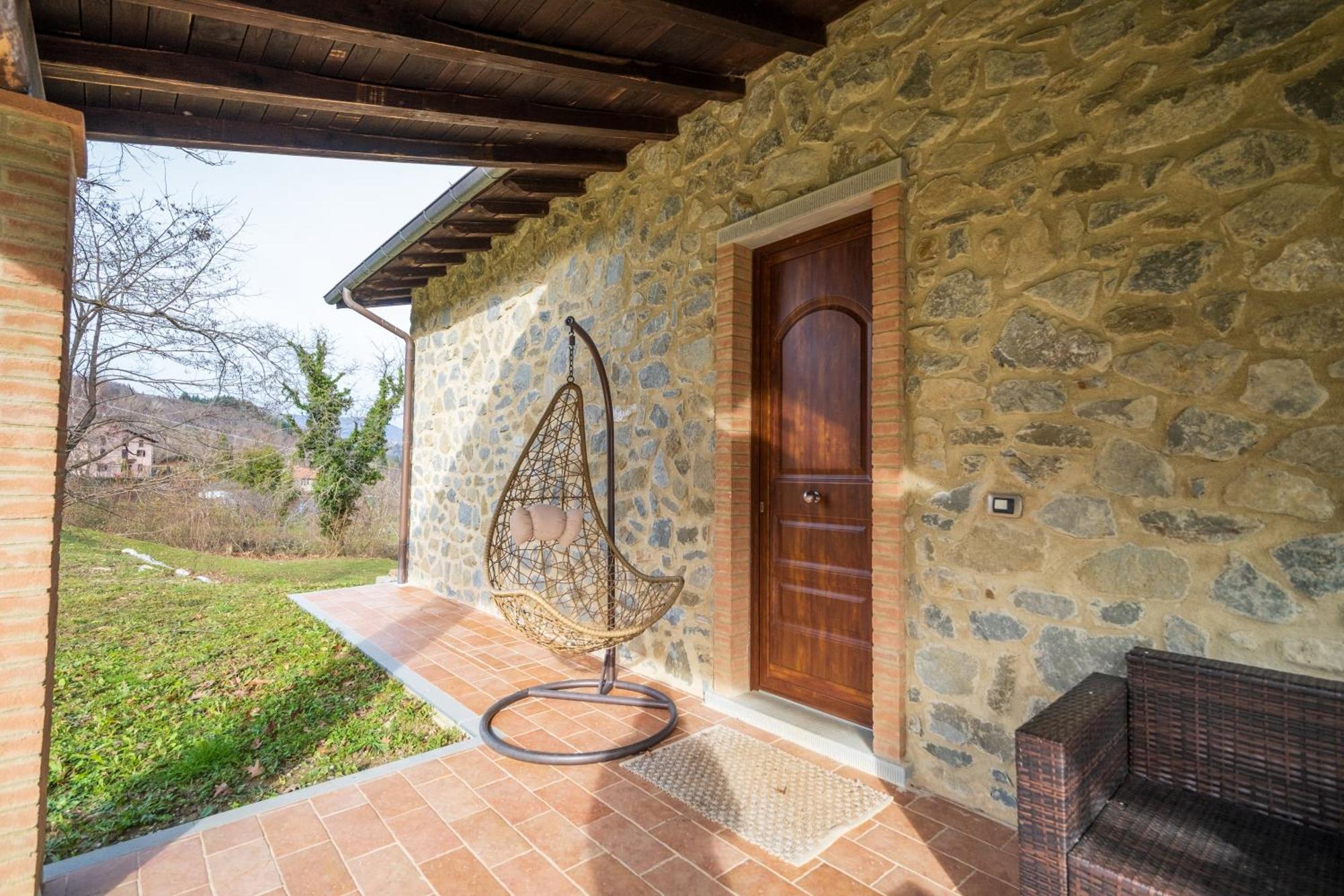 Agriturismo Borgo Biaia Camporgiano Exterior photo