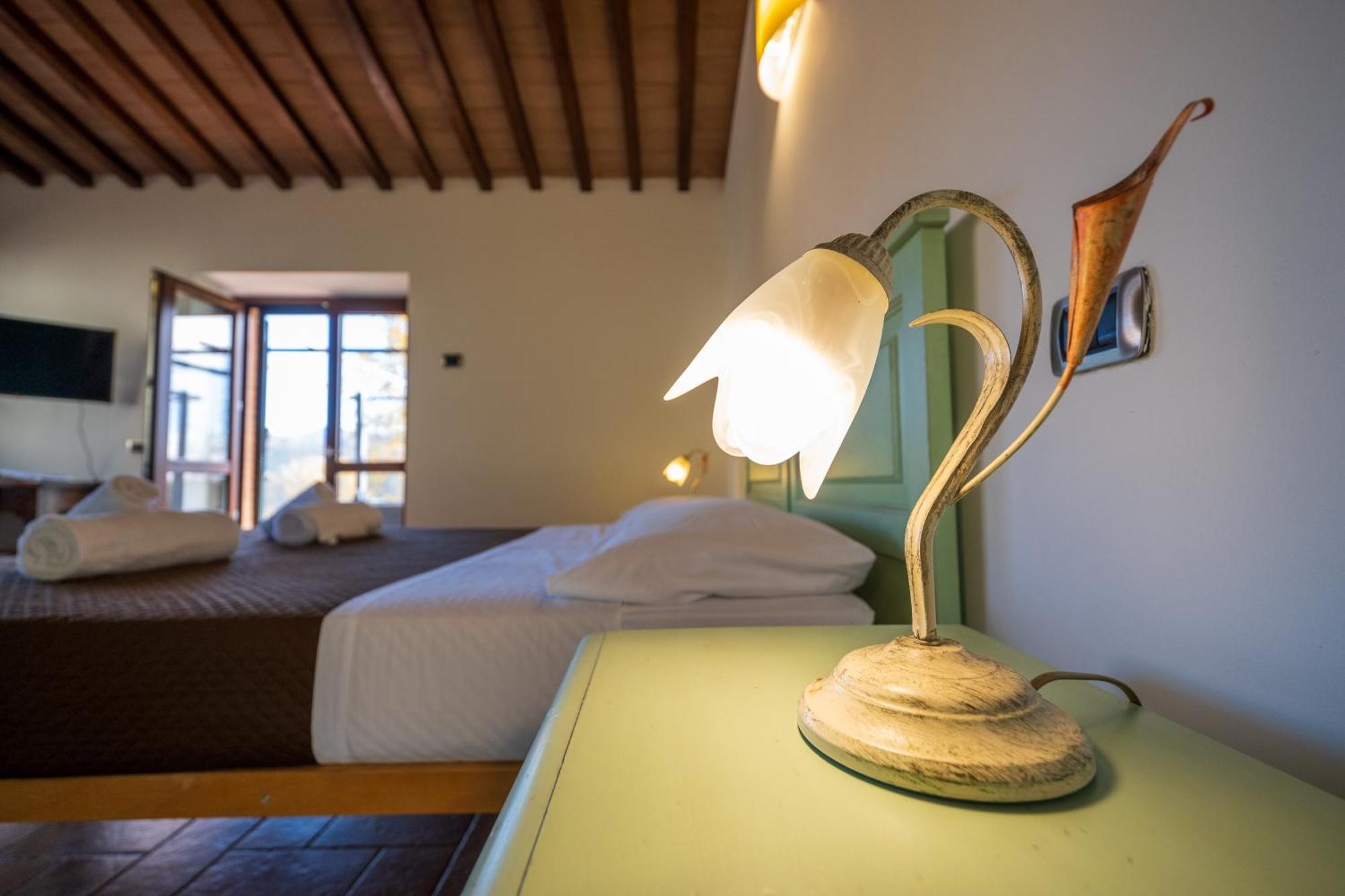 Agriturismo Borgo Biaia Camporgiano Exterior photo