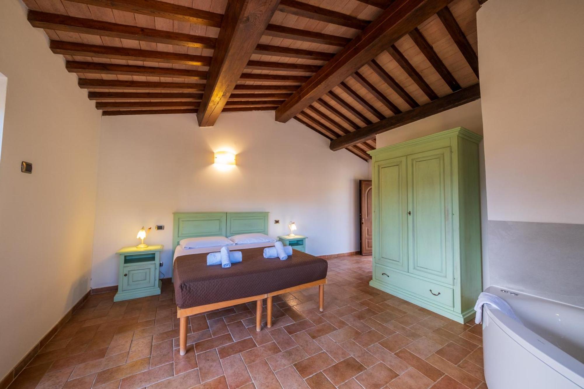 Agriturismo Borgo Biaia Camporgiano Exterior photo